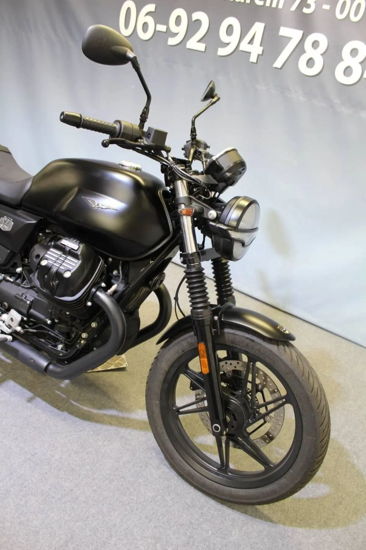 Moto Guzzi V7 Stone (2025 - 26) (8)