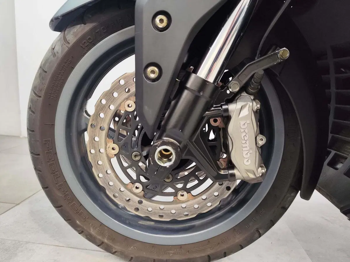 Kymco AK 550 ETS (2021 - 26) (11)