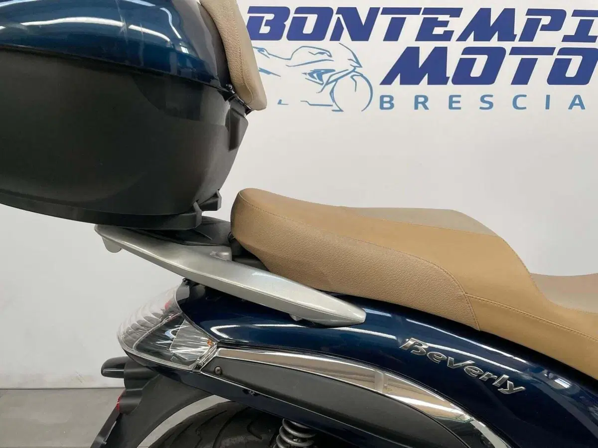 Piaggio Beverly Tourer 300 (6)