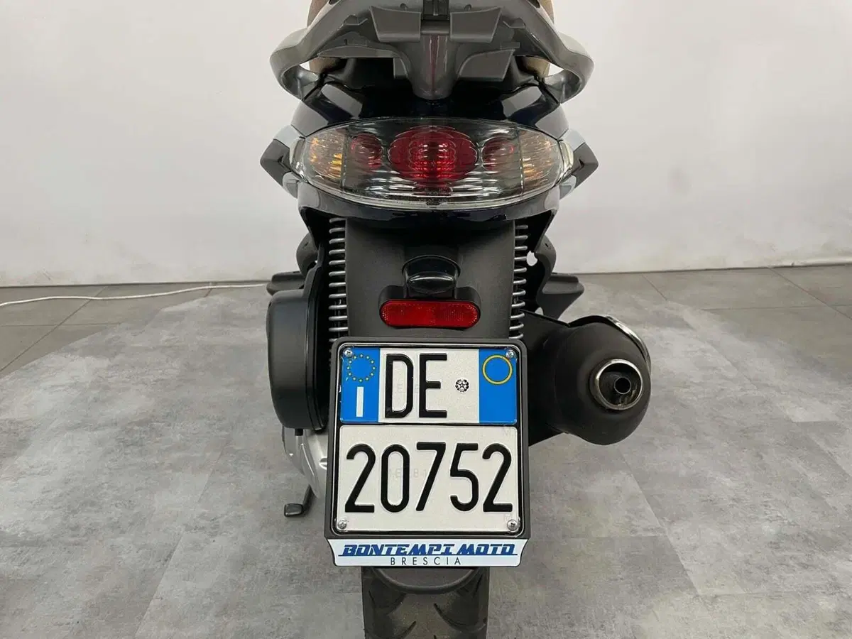 Piaggio Beverly Tourer 300 (12)