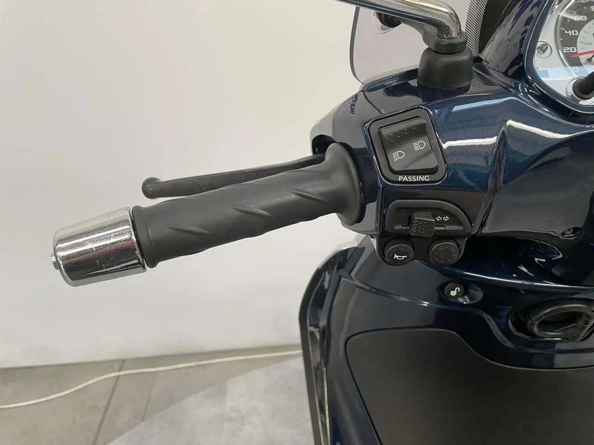 Piaggio Beverly Tourer 300 (13)