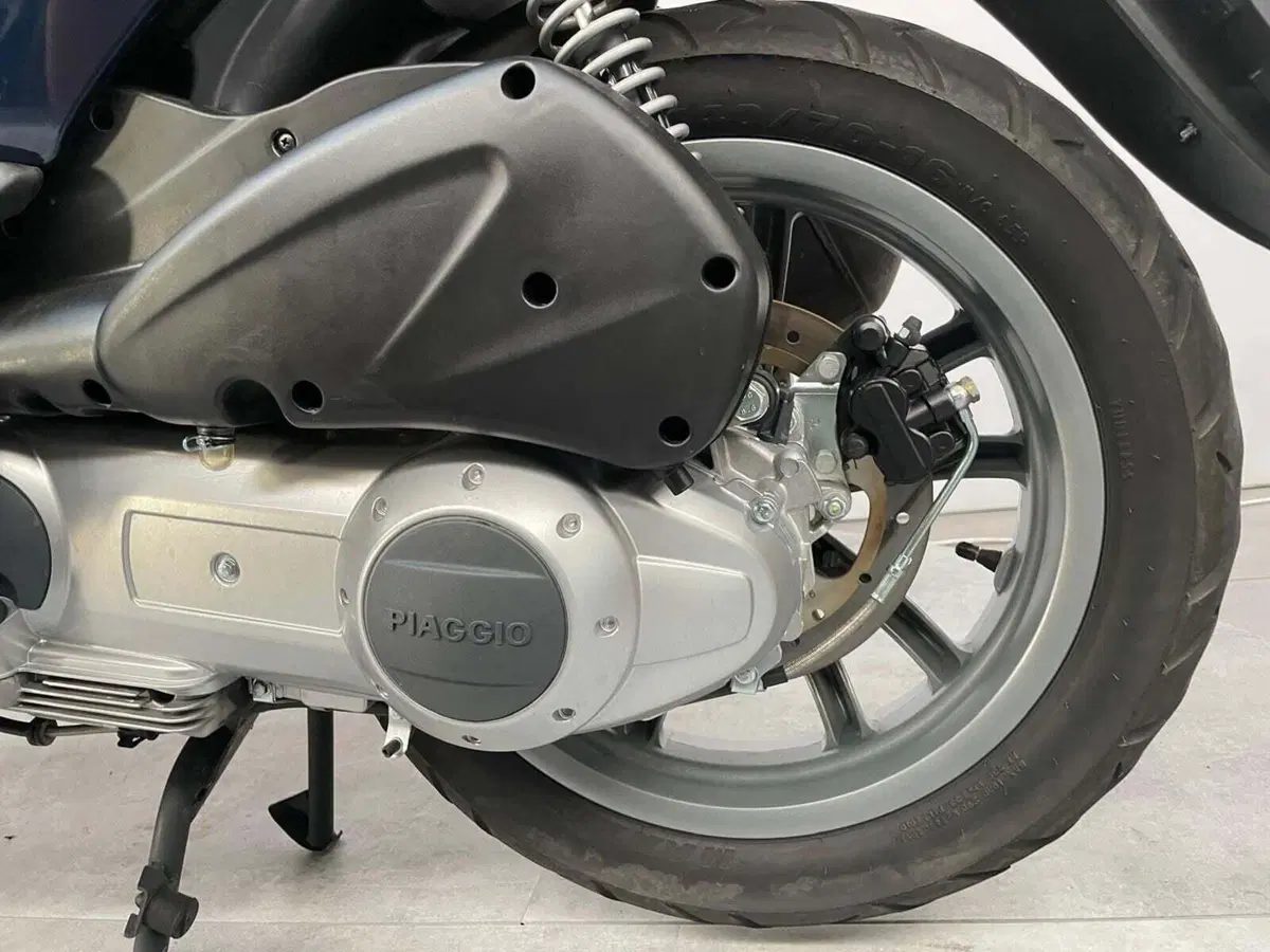 Piaggio Beverly Tourer 300 (14)