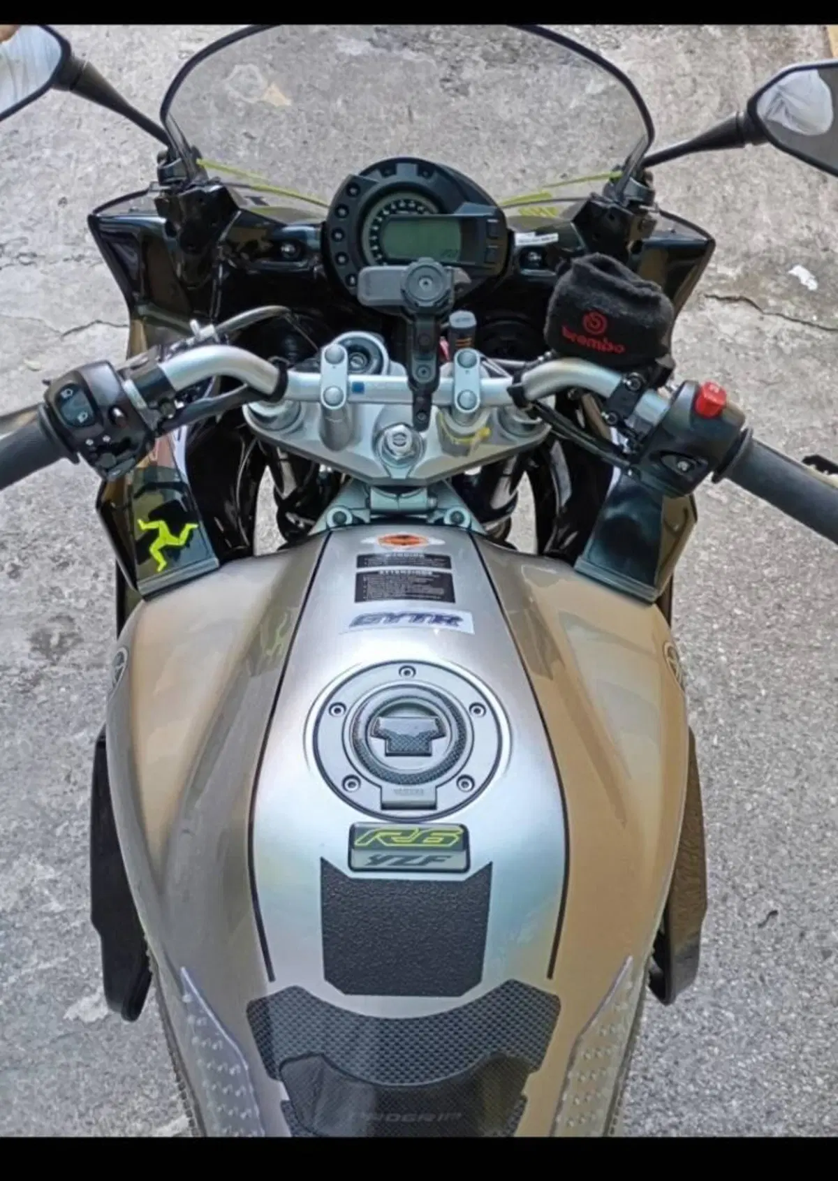 Yamaha FZ6 Fazer (2004 - 07) (5)