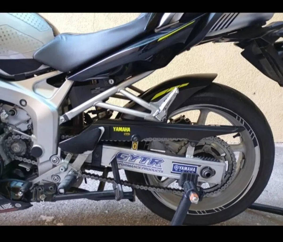 Yamaha FZ6 Fazer (2004 - 07) (6)