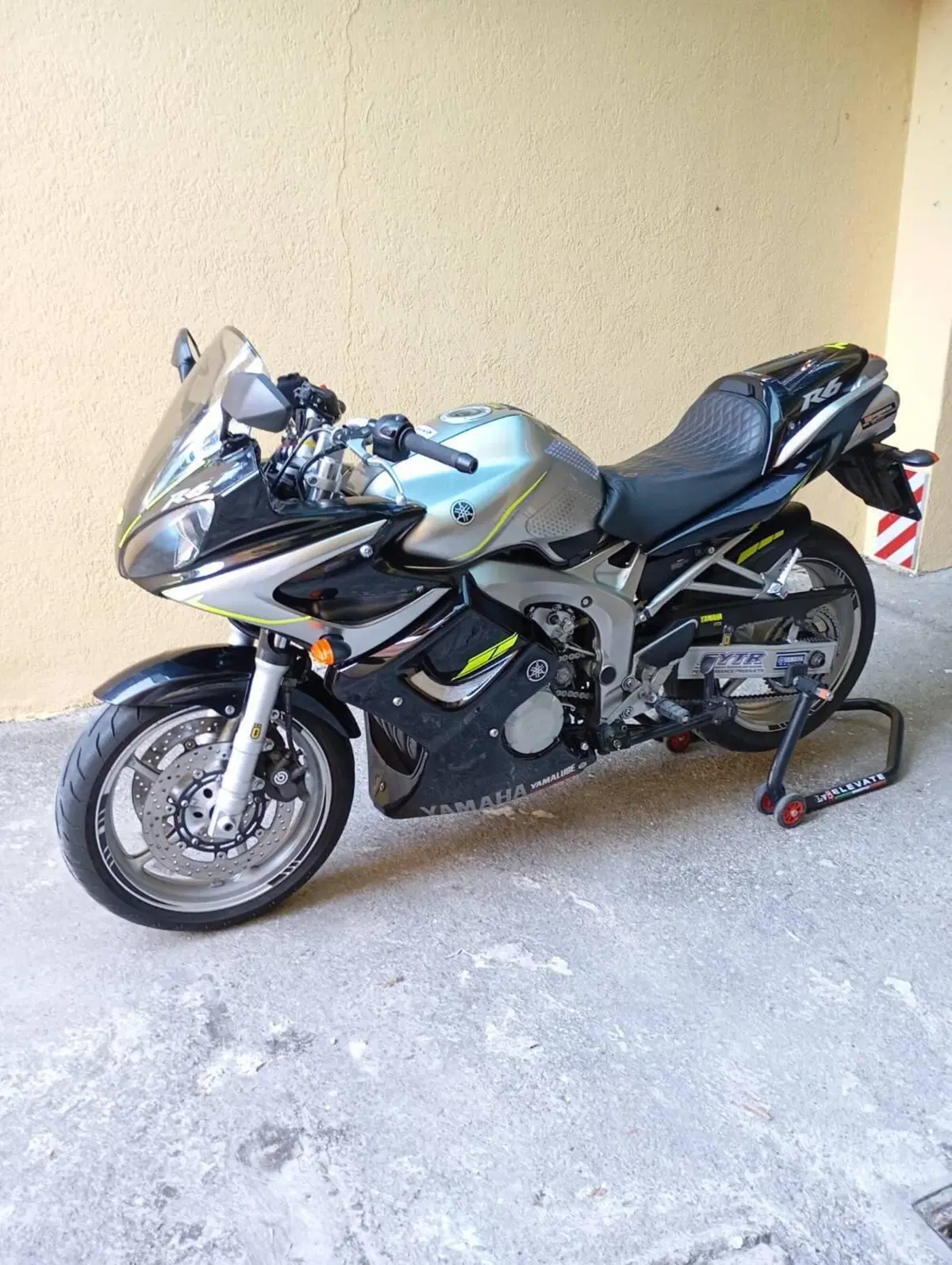 Yamaha FZ6 Fazer (2004 - 07) (8)