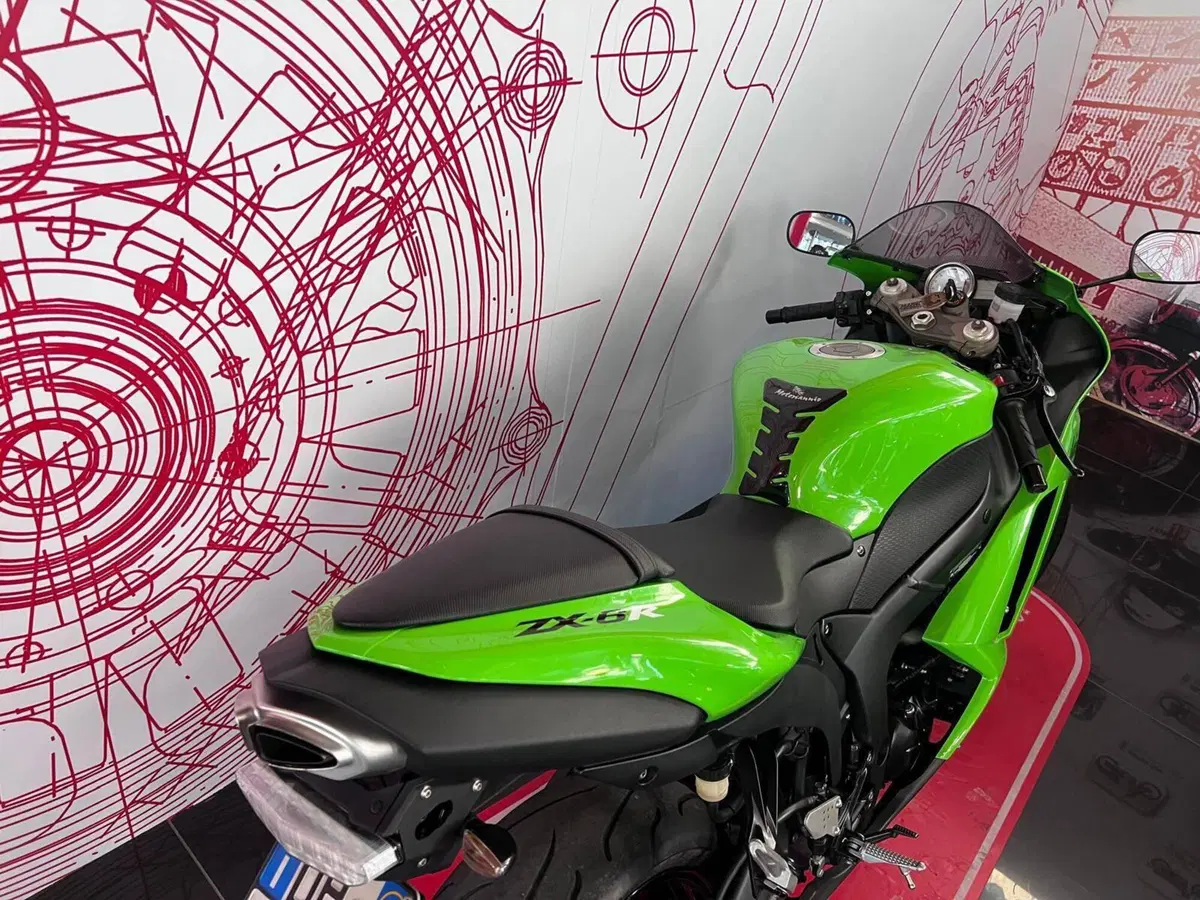 Kawasaki Ninja 600 ZX-6R (2007 - 08) (5)