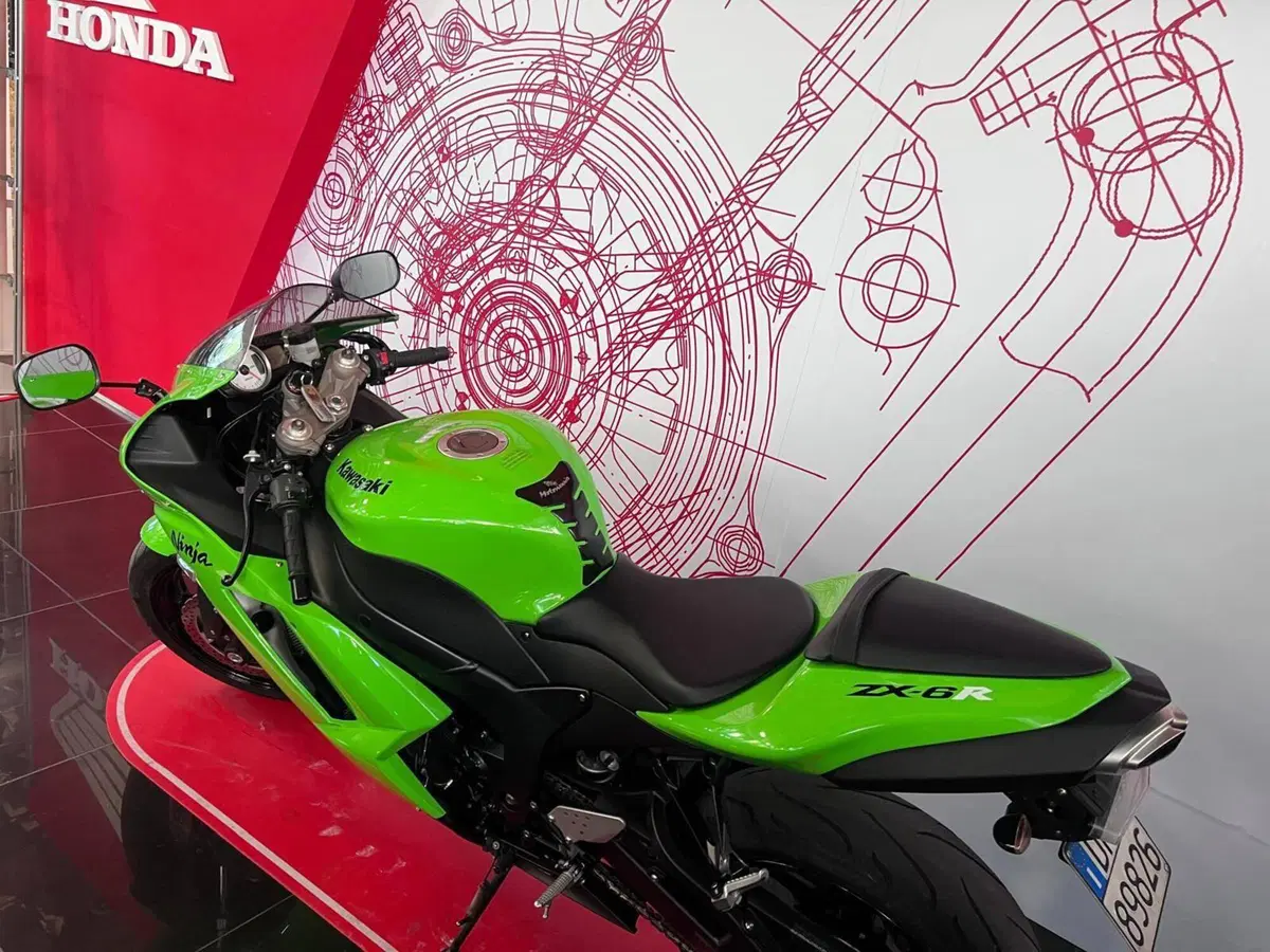 Kawasaki Ninja 600 ZX-6R (2007 - 08) (9)