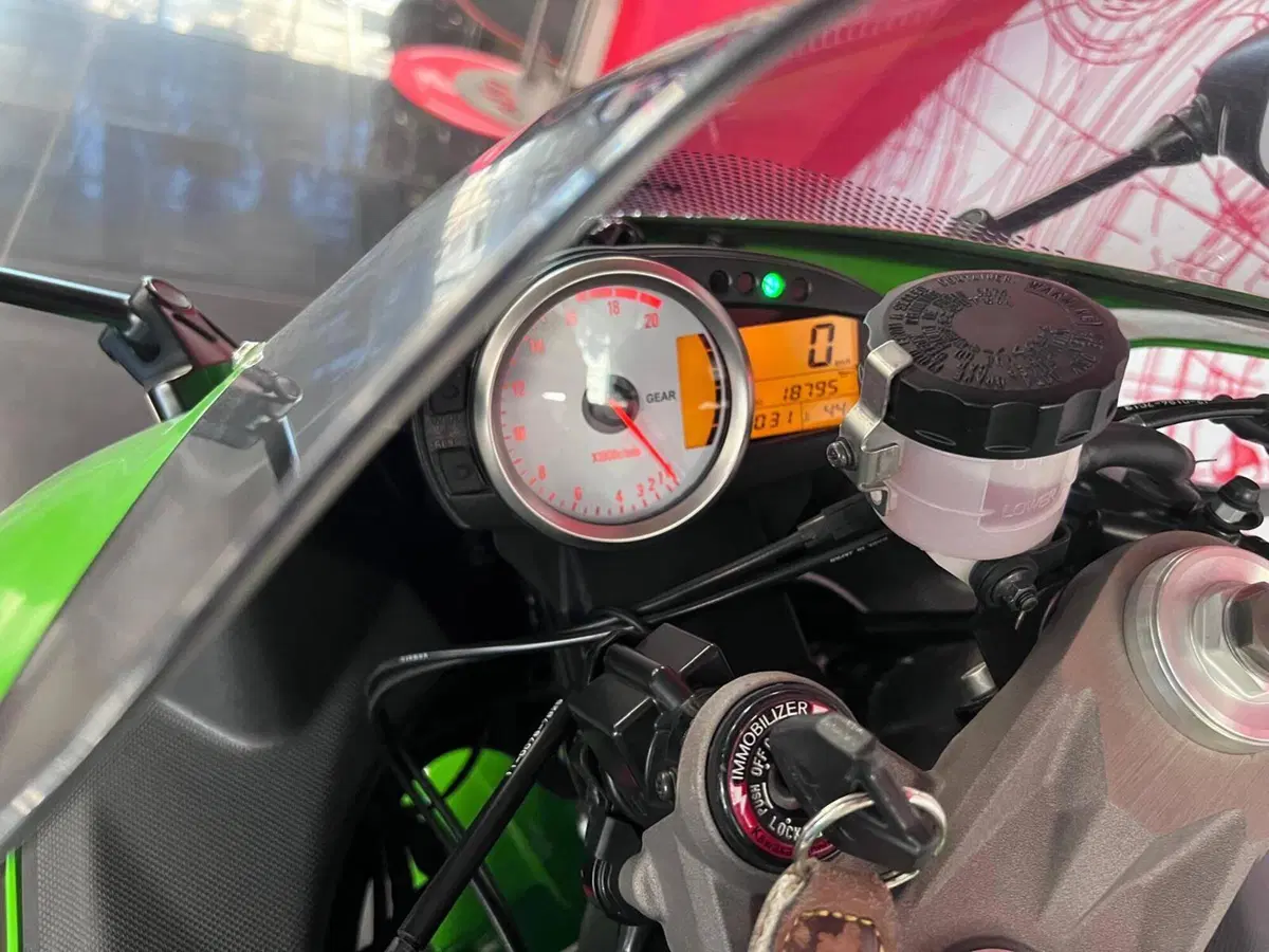 Kawasaki Ninja 600 ZX-6R (2007 - 08) (11)