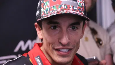 MotoGP 2026. GP d'Italia al Mugello. Marc M&aacute;rquez e l'esempio per far capire che sta meglio: "Dopo la Sprint ho potuto scrivere degli appunti su un quaderno, prima non potevo scrivere"