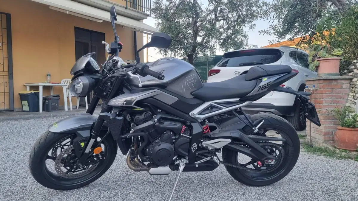 Triumph Street Triple 765 R (2023 - 26) (4)