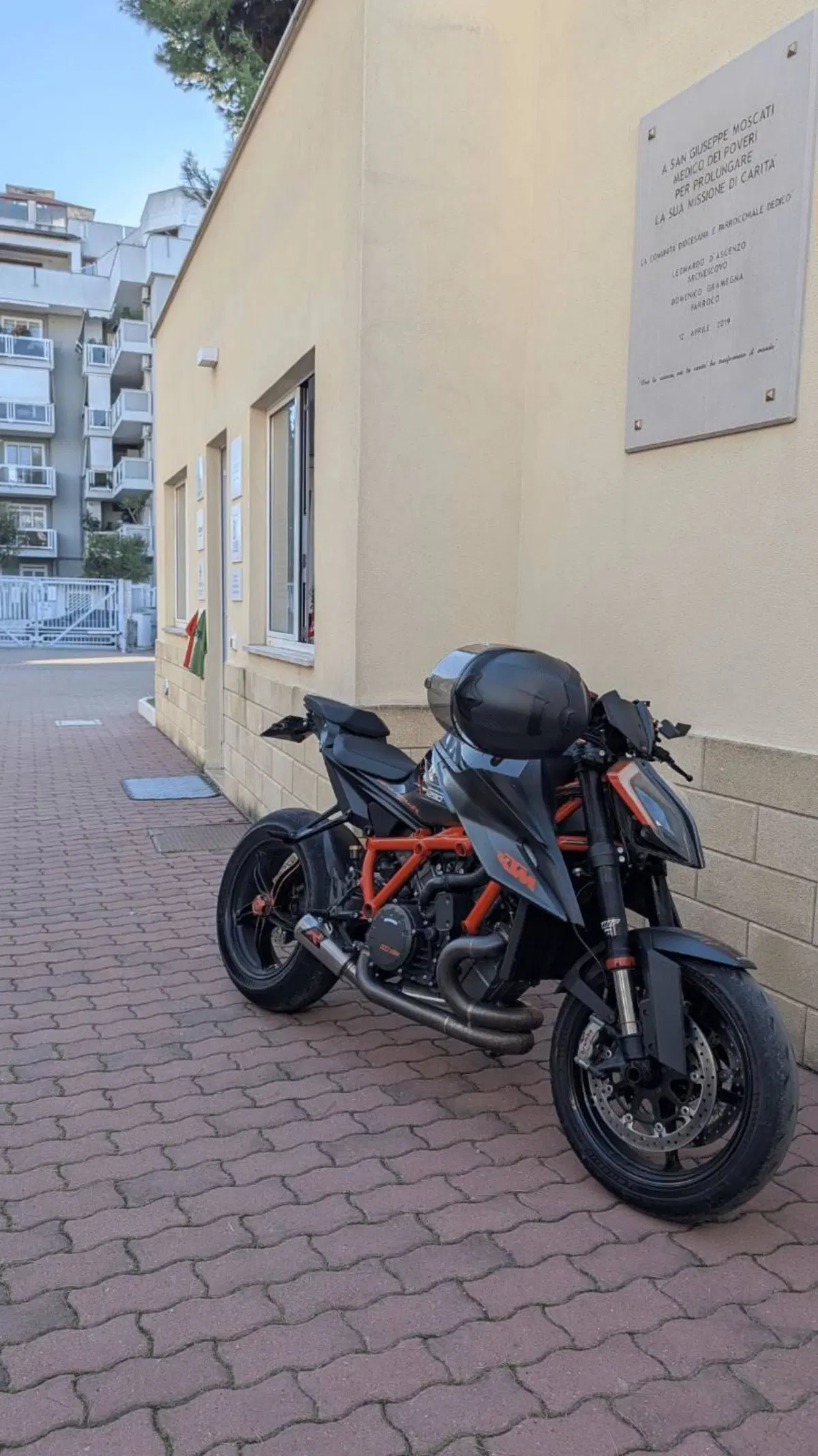 KTM 1290 Super Duke R (2021) (2)