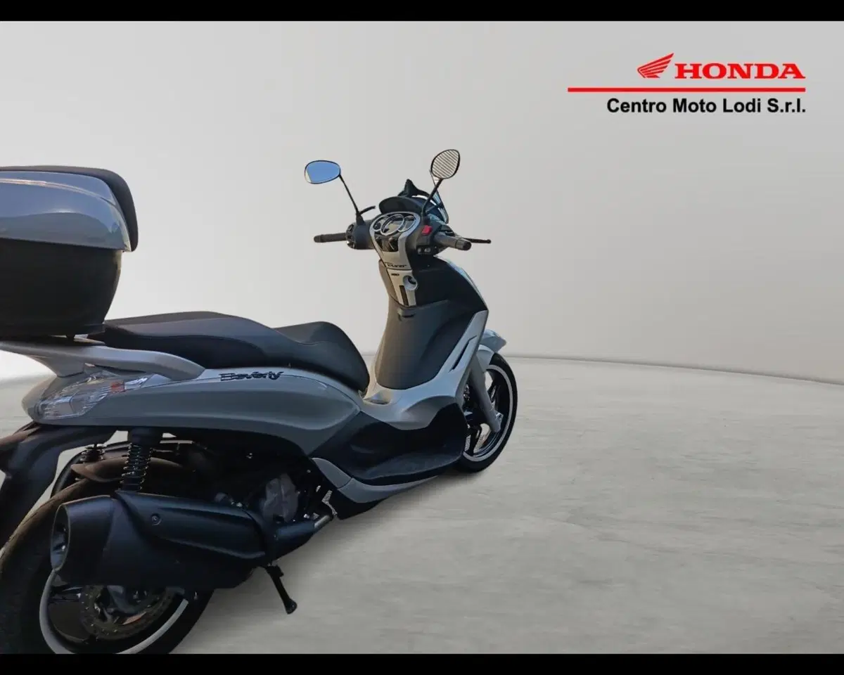 Piaggio Beverly 350 Police ABS-ASR (2018 - 20) (6)