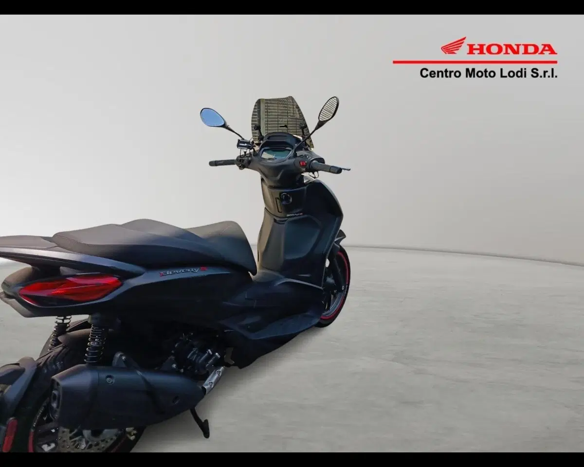 Piaggio Beverly 300 S ABS-ASR (2021 - 25) (6)