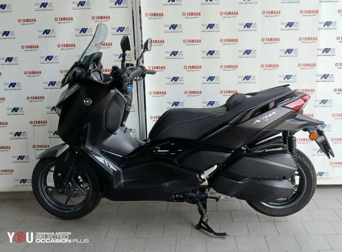 Yamaha X-Max 300 Tech Max (2021 - 24) (2)
