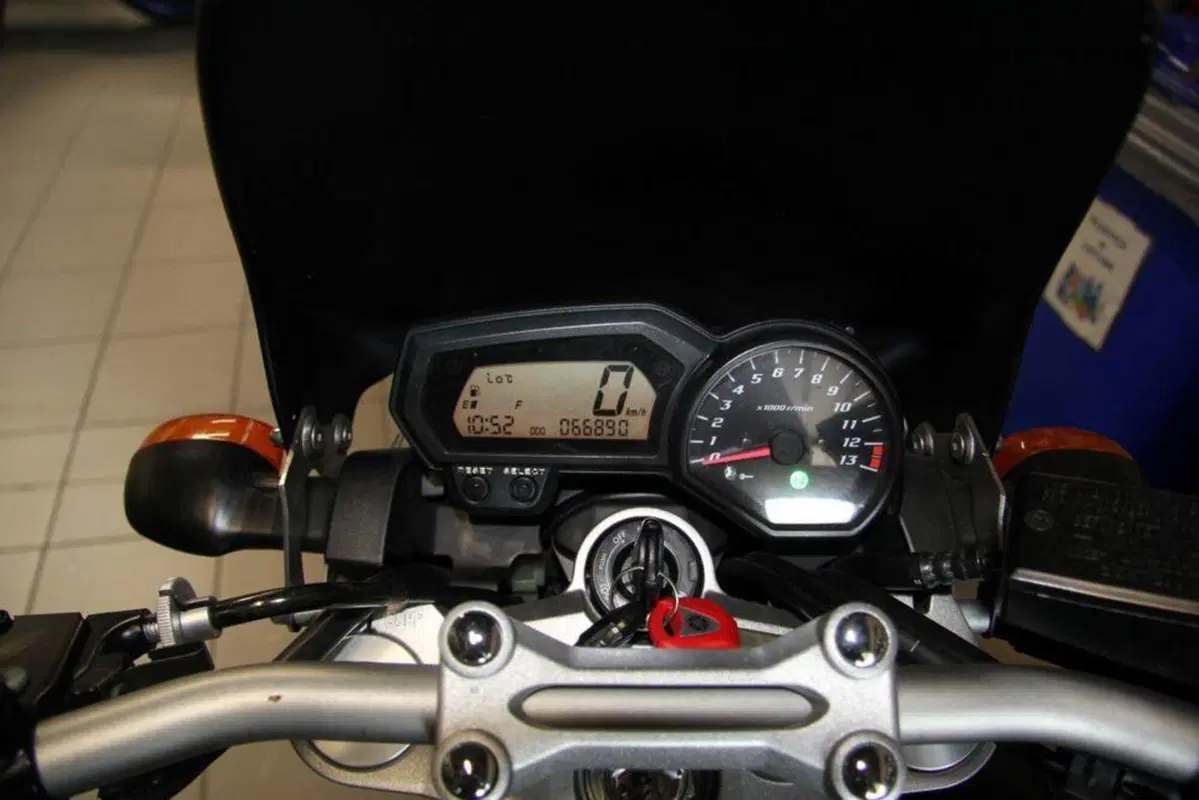 Yamaha FZ1 (2006 - 16) (5)