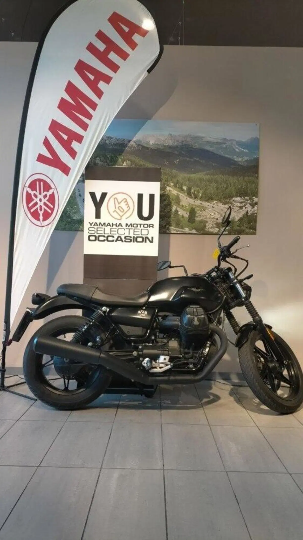Moto Guzzi V7 Stone (2021 - 24)