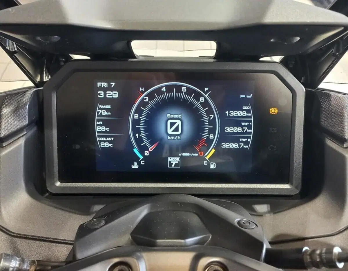 Yamaha T-Max 560 Tech Max (2022 - 24) (4)