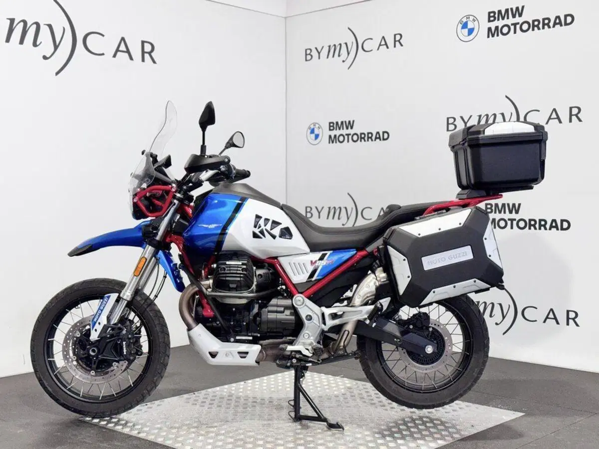 Moto Guzzi V85 TT Evocative Graphics (2021 - 23) (2)