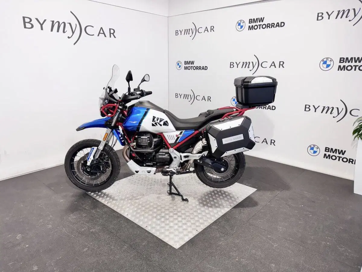 Moto Guzzi V85 TT Evocative Graphics (2021 - 23) (12)