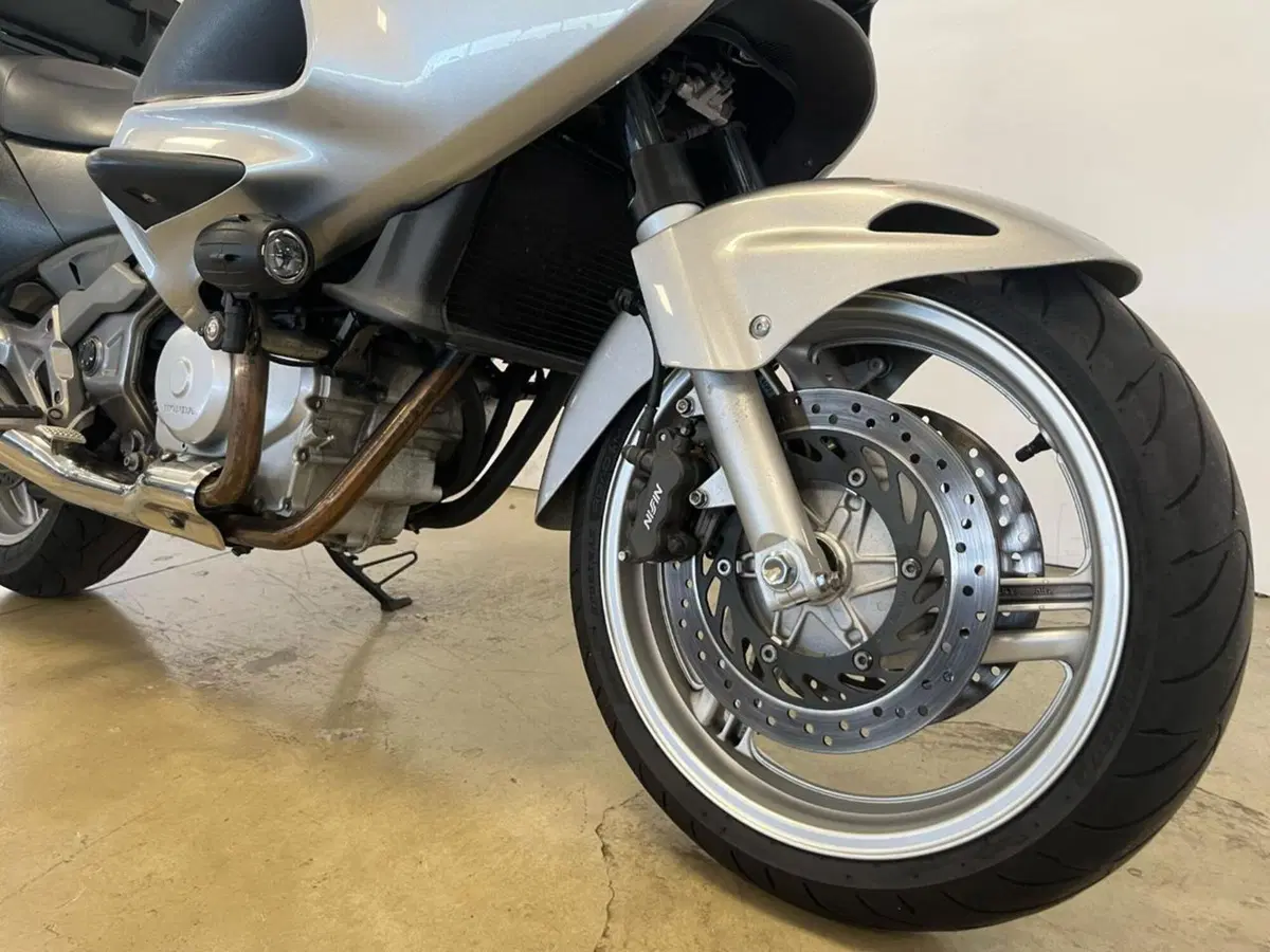 Honda Deauville 700  (3)