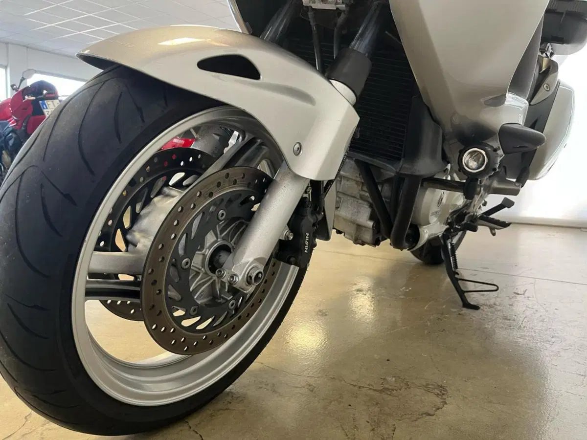 Honda Deauville 700  (2)
