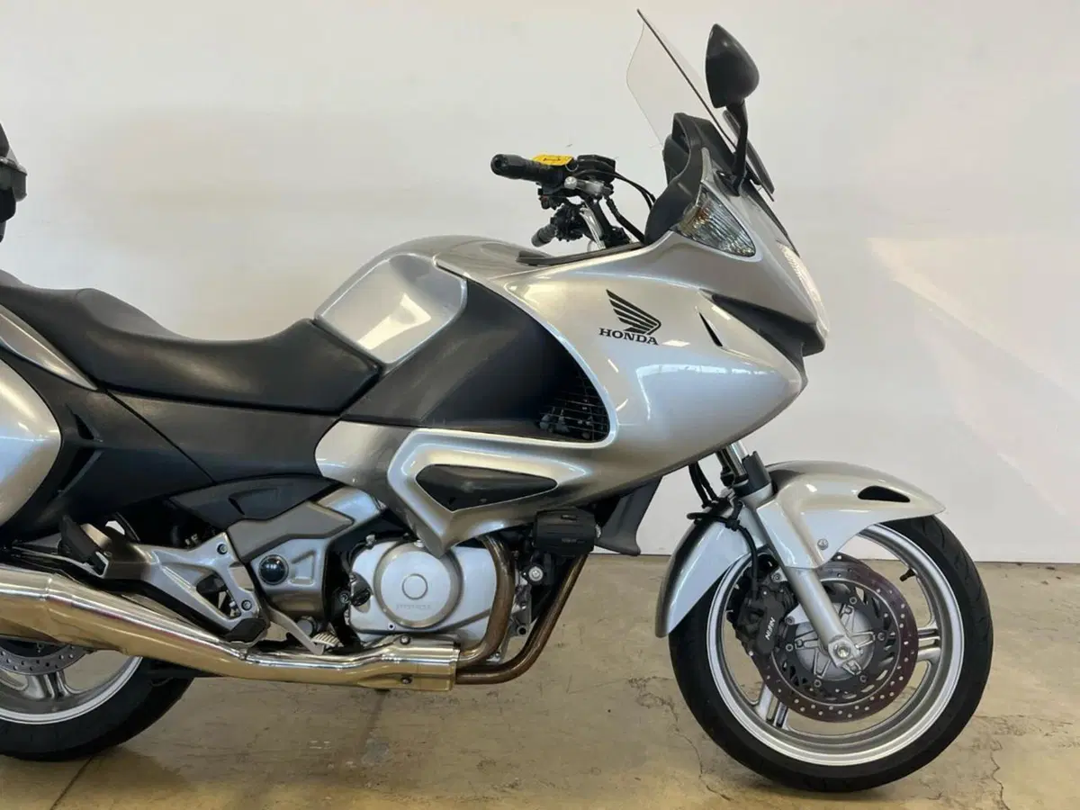 Honda Deauville 700  (4)
