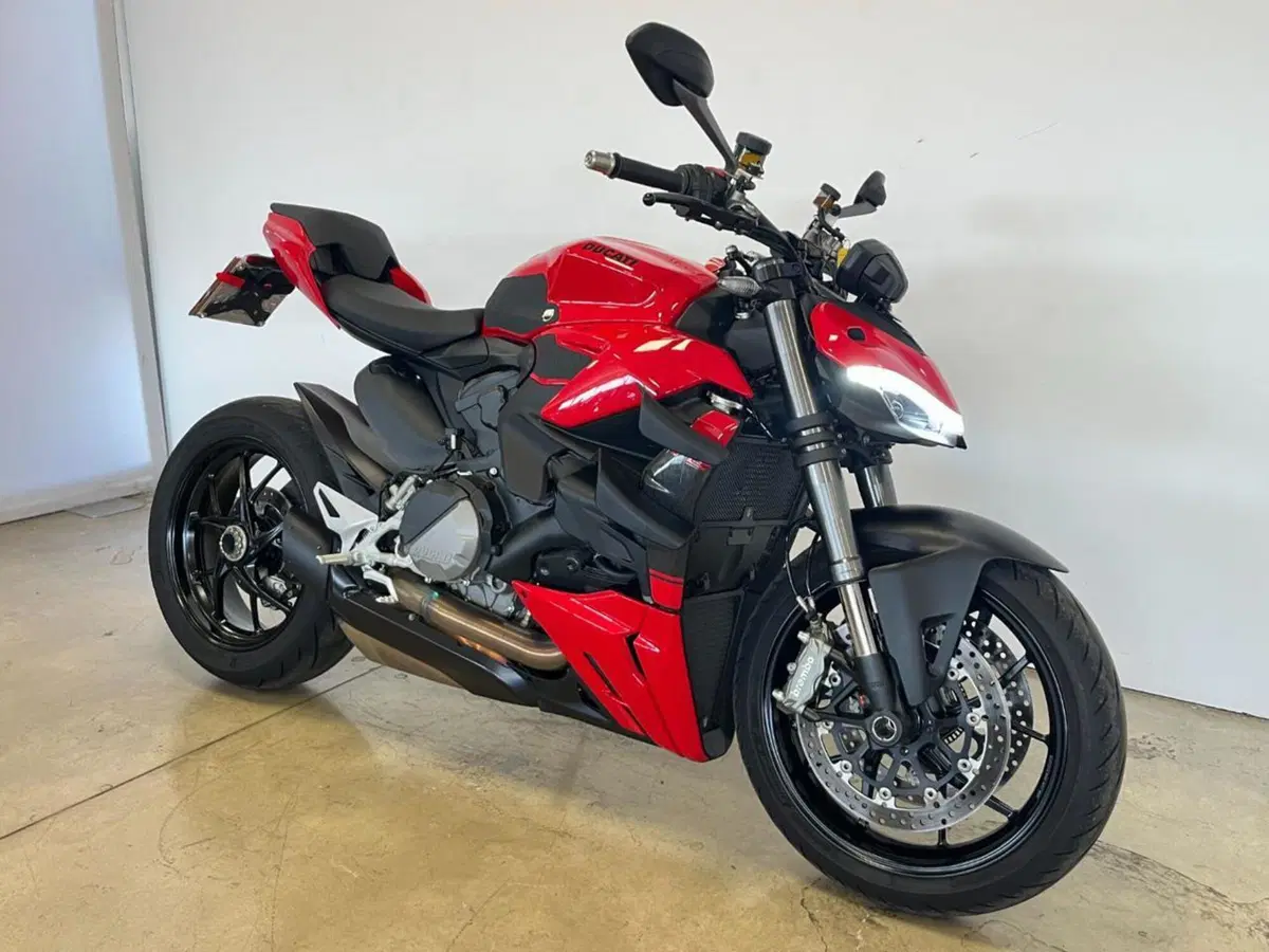Ducati Streetfighter V2 (2022 - 24) (2)