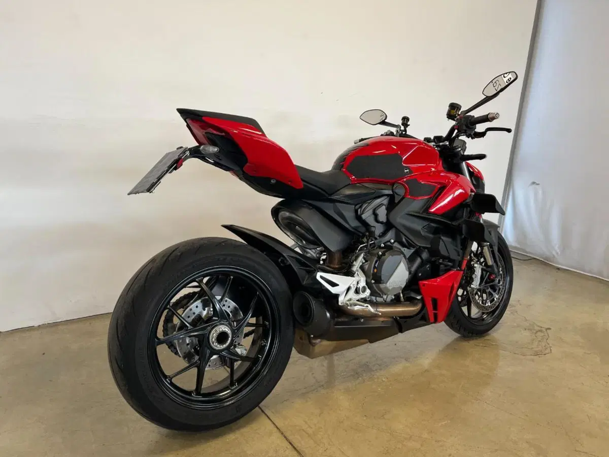 Ducati Streetfighter V2 (2022 - 24) (7)
