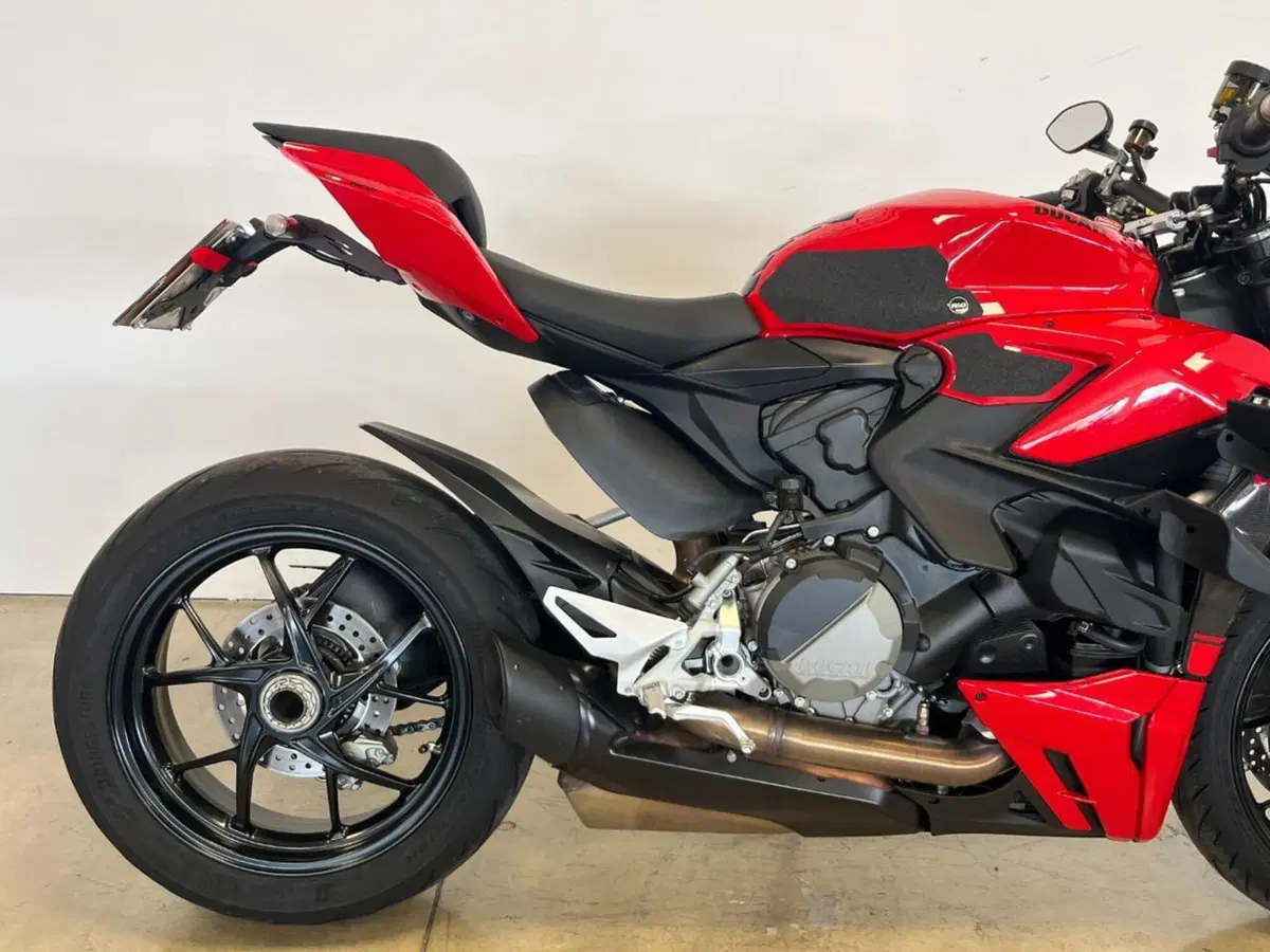 Ducati Streetfighter V2 (2022 - 24) (6)