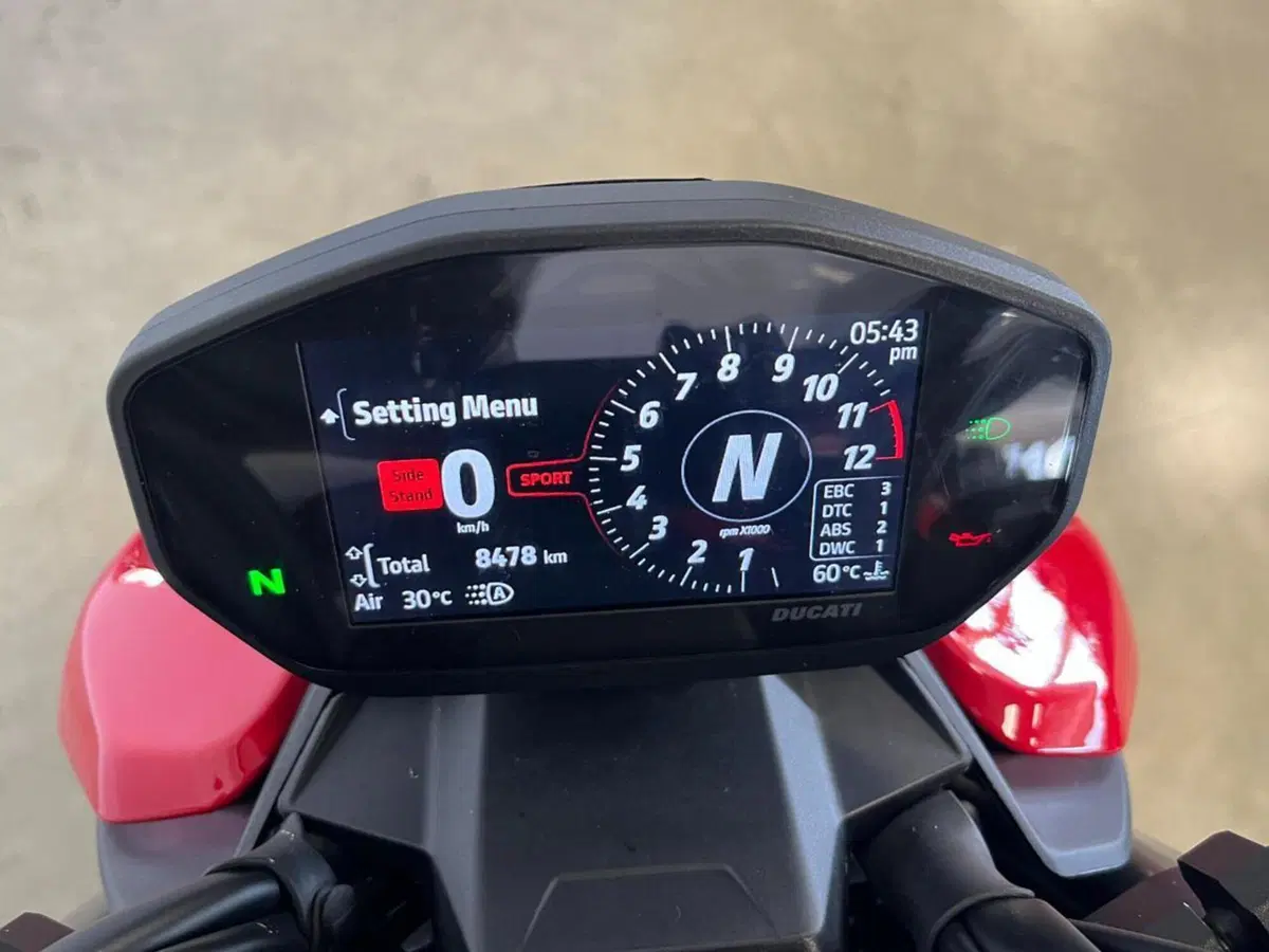 Ducati Streetfighter V2 (2022 - 24) (13)