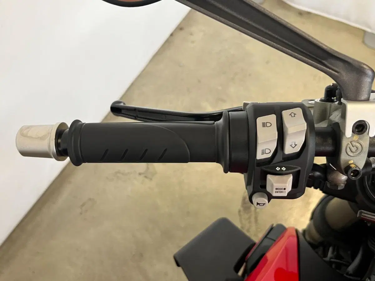 Ducati Streetfighter V2 (2022 - 24) (12)