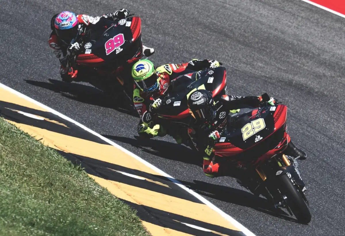 La prima europea della H-D Bagger World Cup. Gutierrez e Iannone. È il delirio [VIDEO] (21)