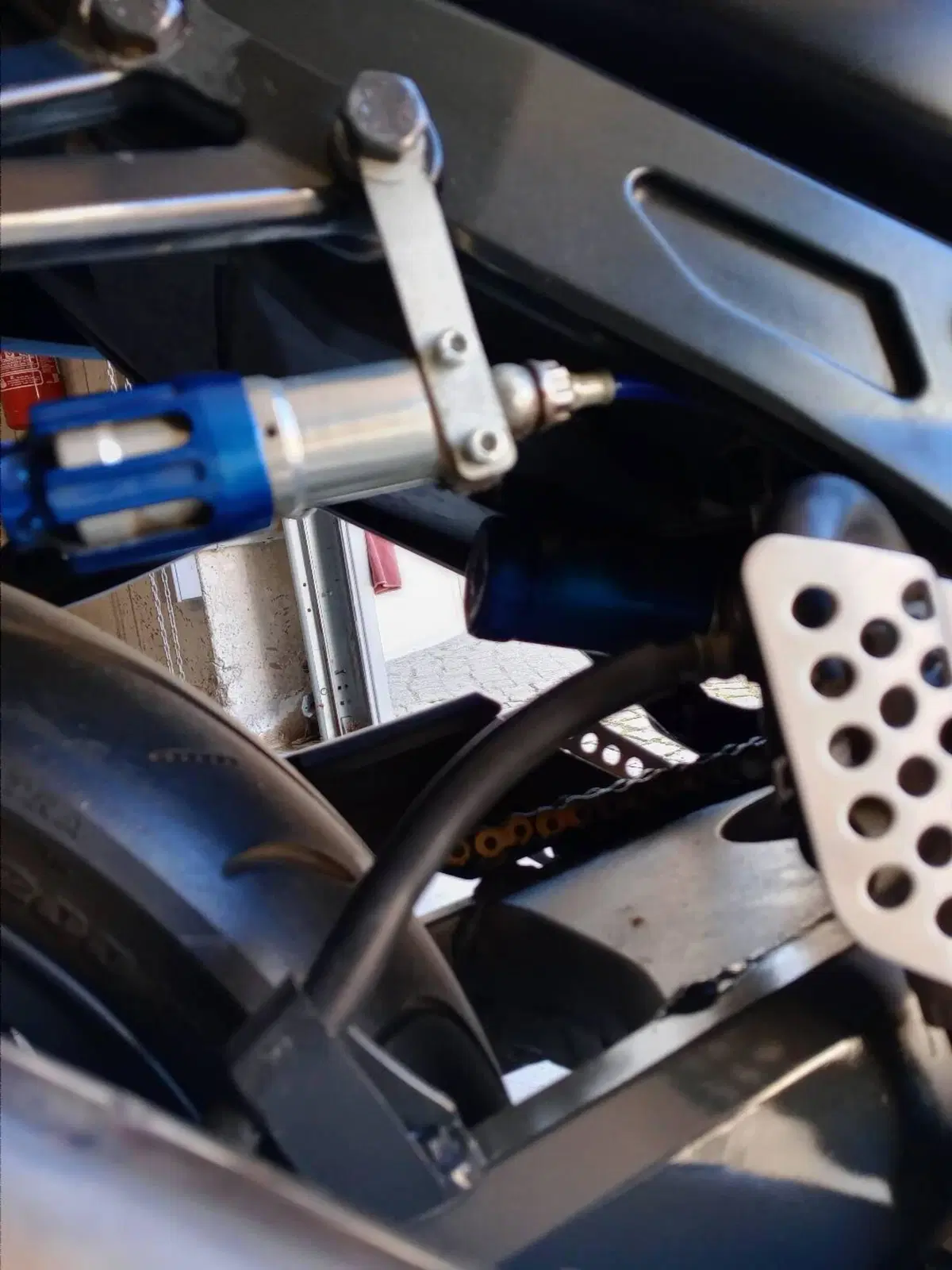Kawasaki Ninja 1200 ZX-12R (2000 - 06) (6)