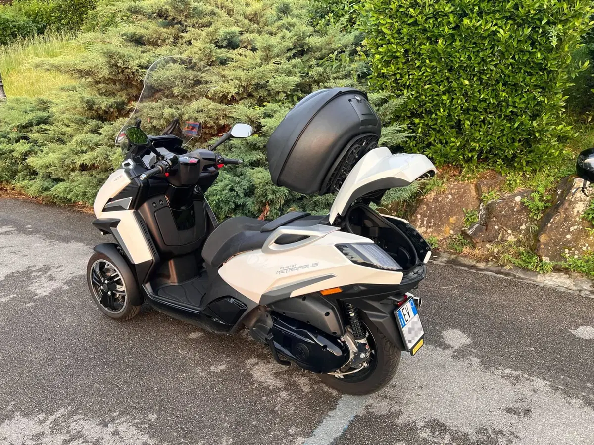 Peugeot Metropolis 400i Allure (2021) (8)
