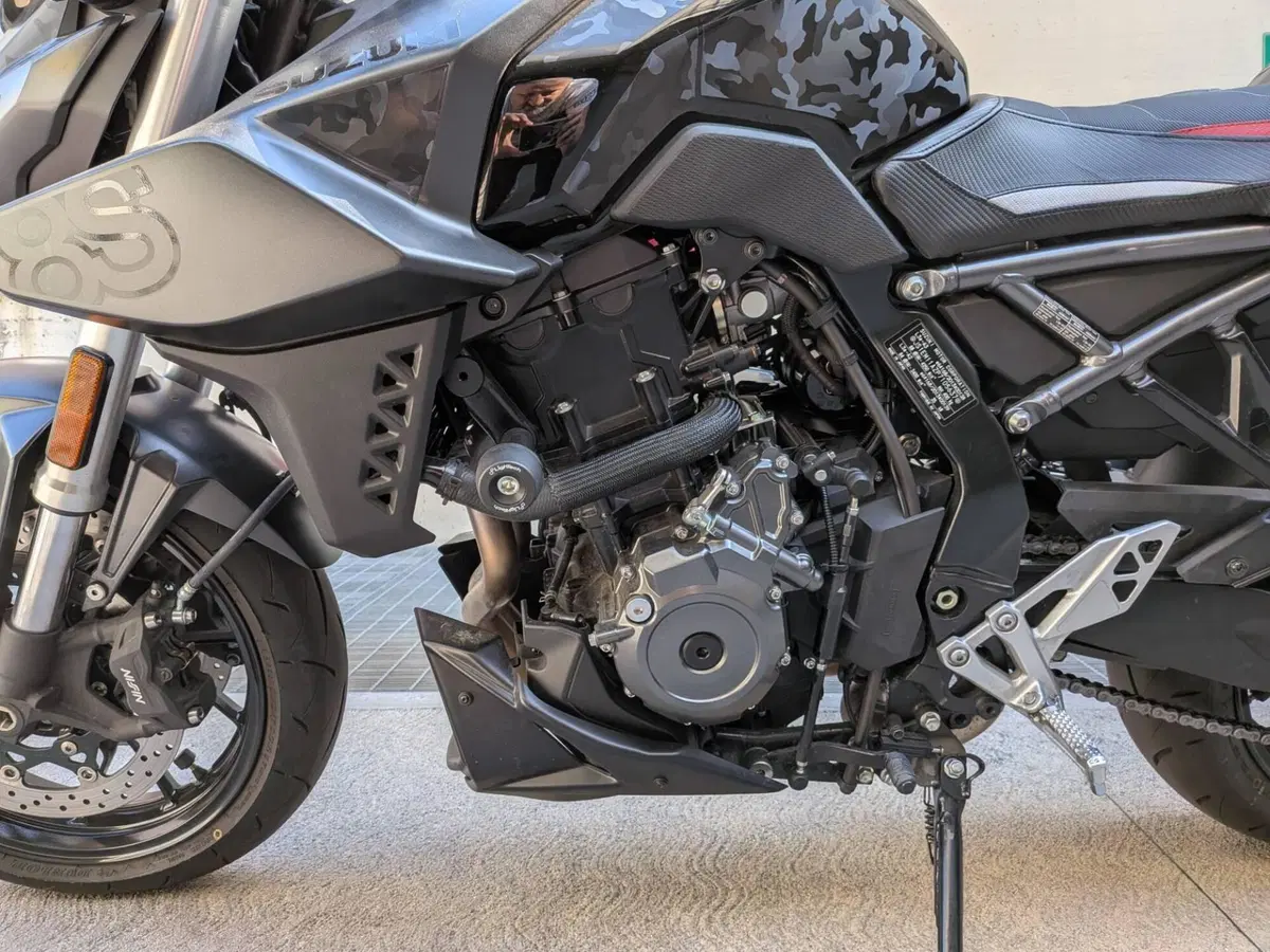 Suzuki GSX-8S (2023 - 24) (2)