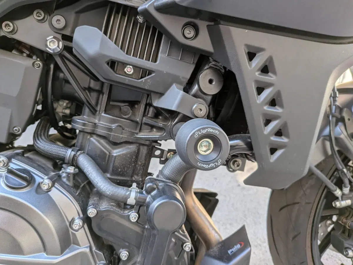 Suzuki GSX-8S (2023 - 24) (9)