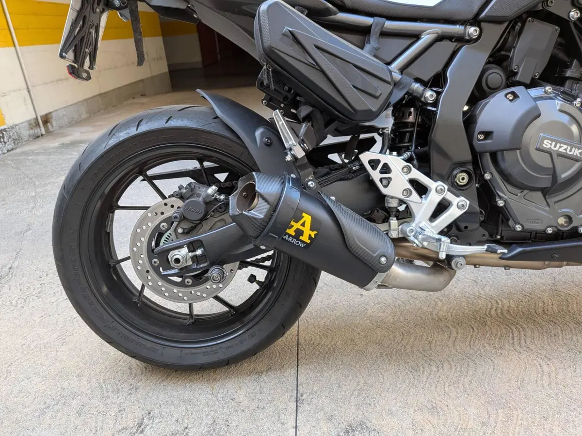 Suzuki GSX-8S (2023 - 24) (10)