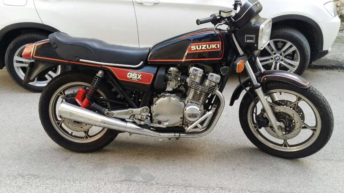 Suzuki GSX 750 (2)