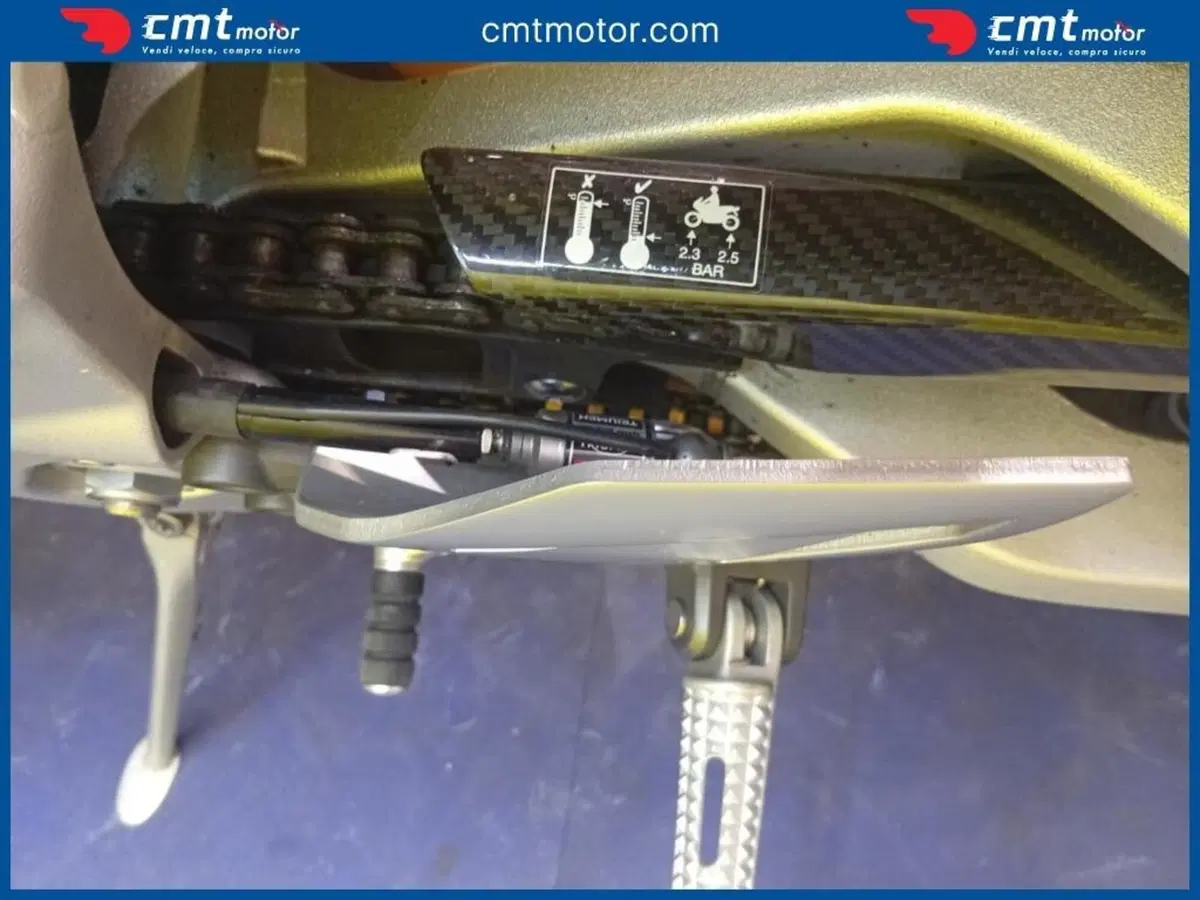 Triumph Daytona 765 Moto2 (2019 - 20) (10)
