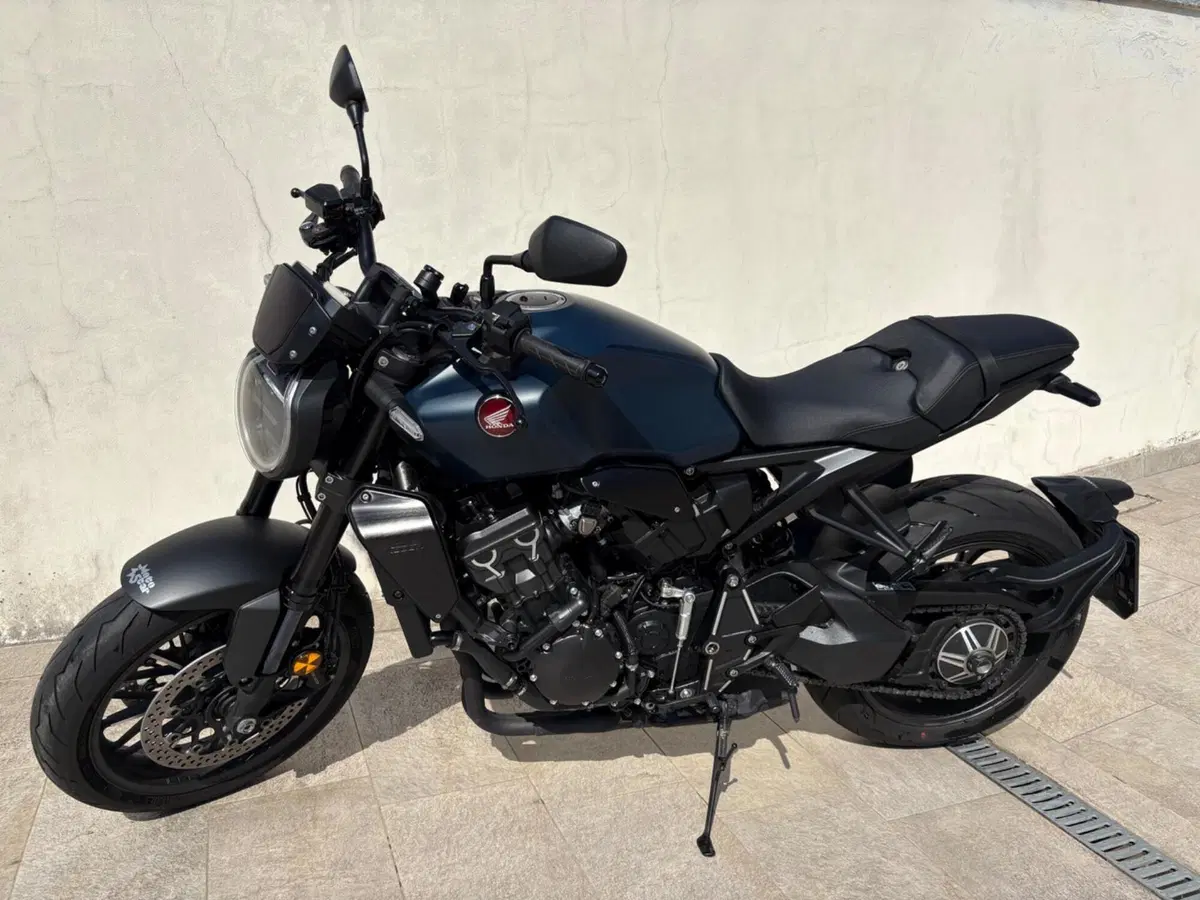 Honda CB 1000 R Black Edition (2021 - 25) (5)