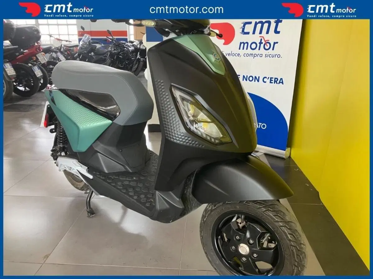 Piaggio 1 Active (2022 - 26) (9)