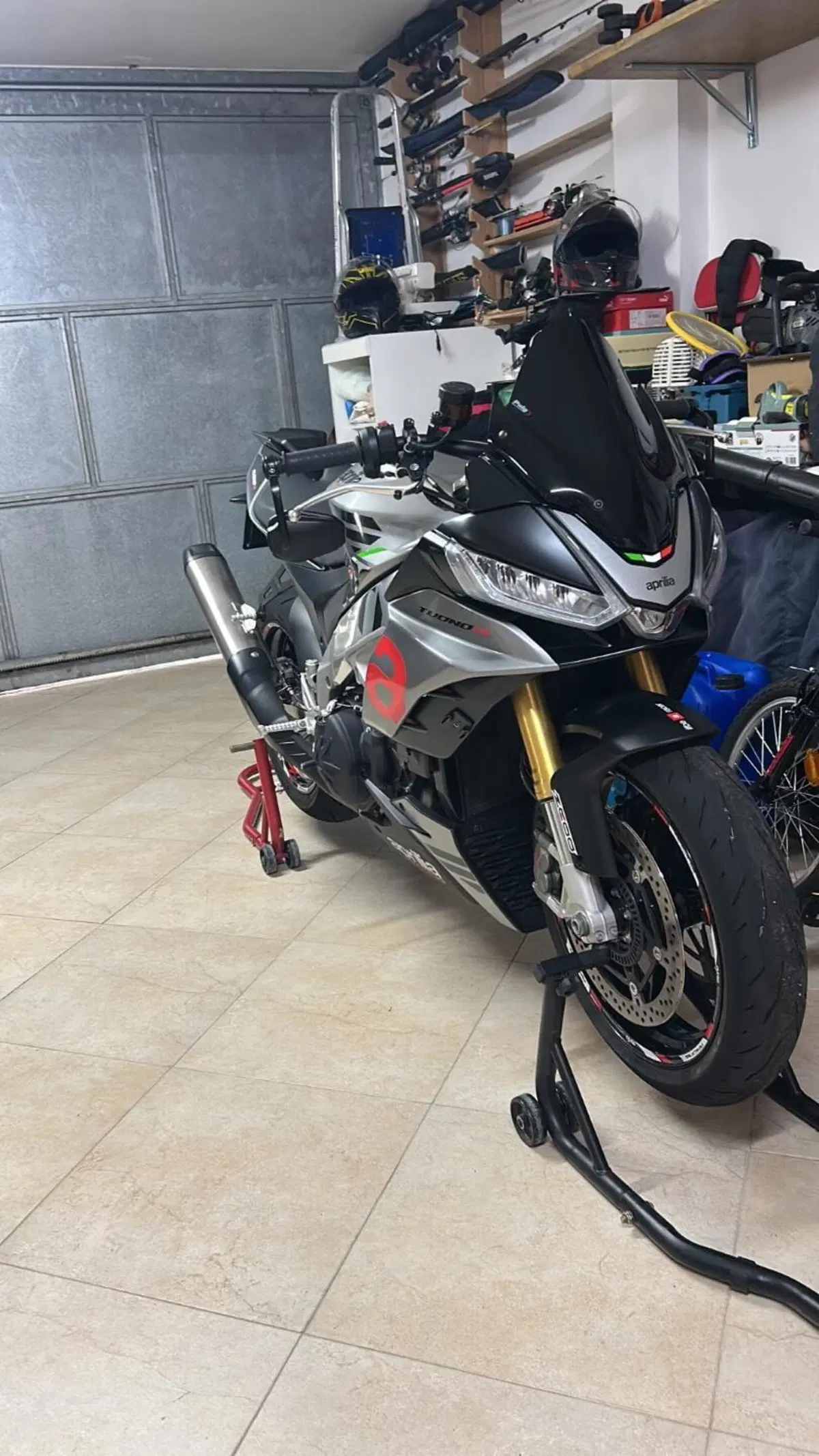 Aprilia Tuono V4 (2021 - 24) (3)