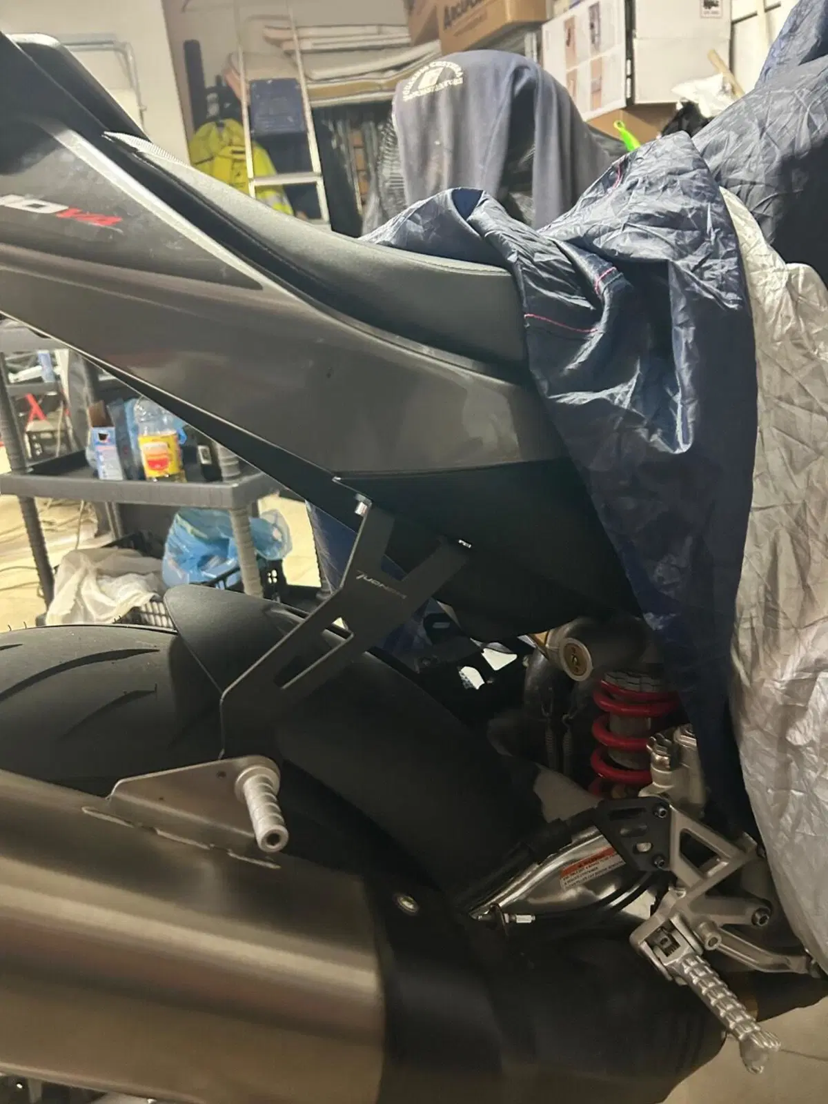 Aprilia Tuono V4 (2021 - 24) (4)
