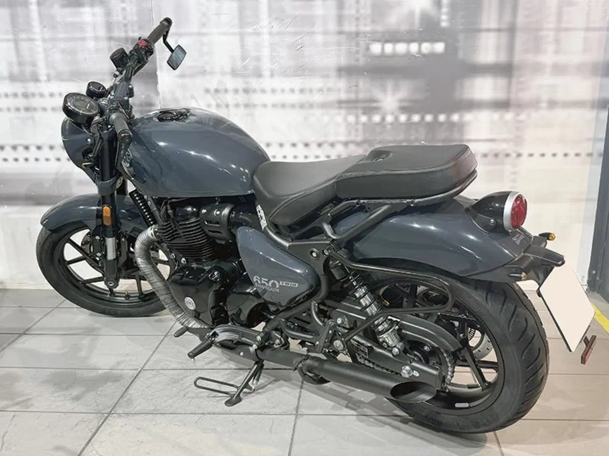 Royal Enfield Shotgun 650 (2024 - 26) (2)