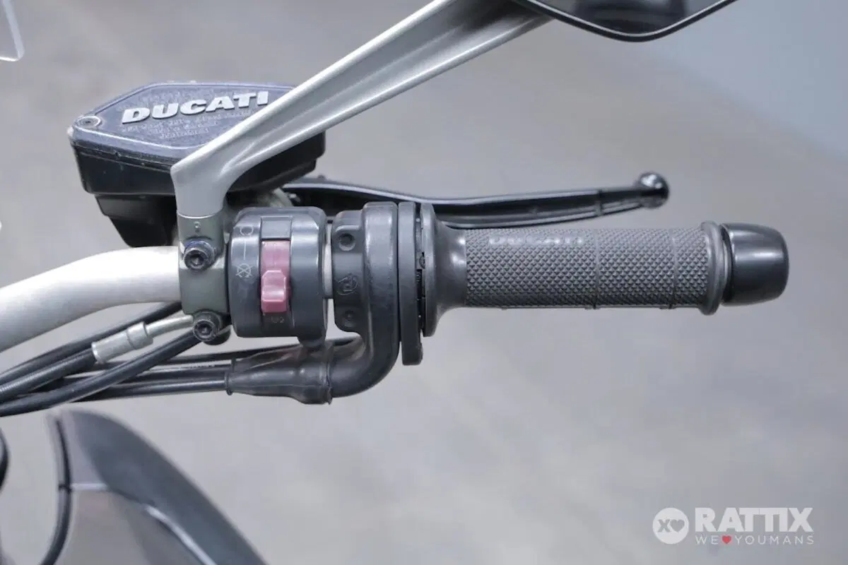 Ducati Diavel 1200 Carbon (2010 - 13) (13)