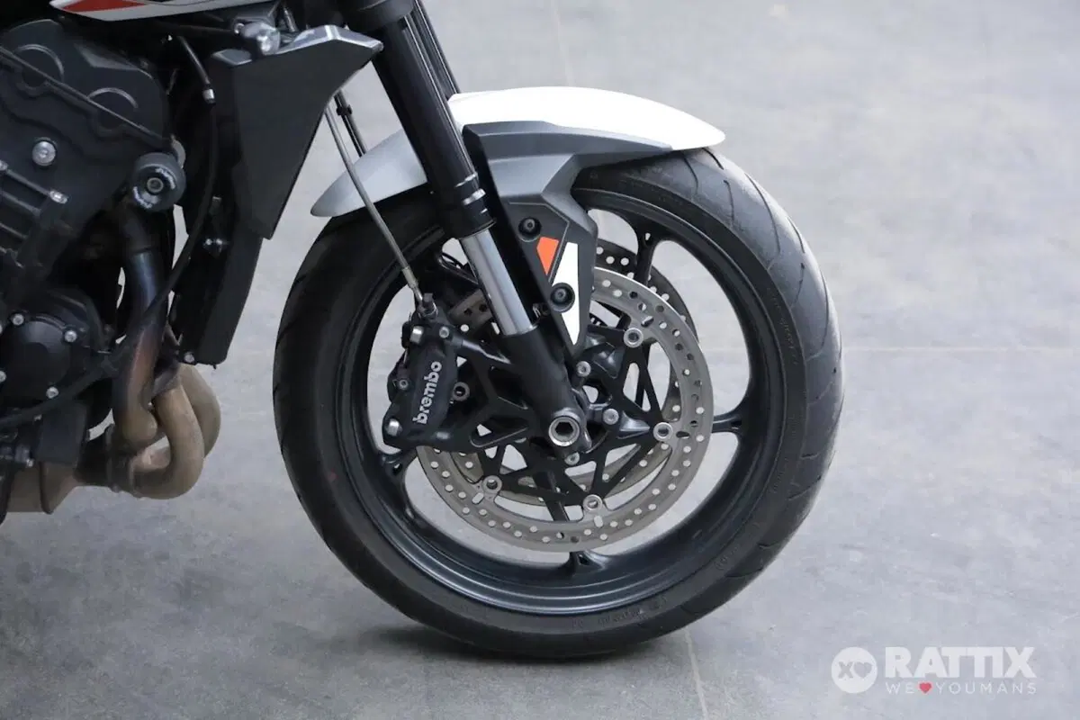 Triumph Street Triple 765 R (2023 - 26) (9)