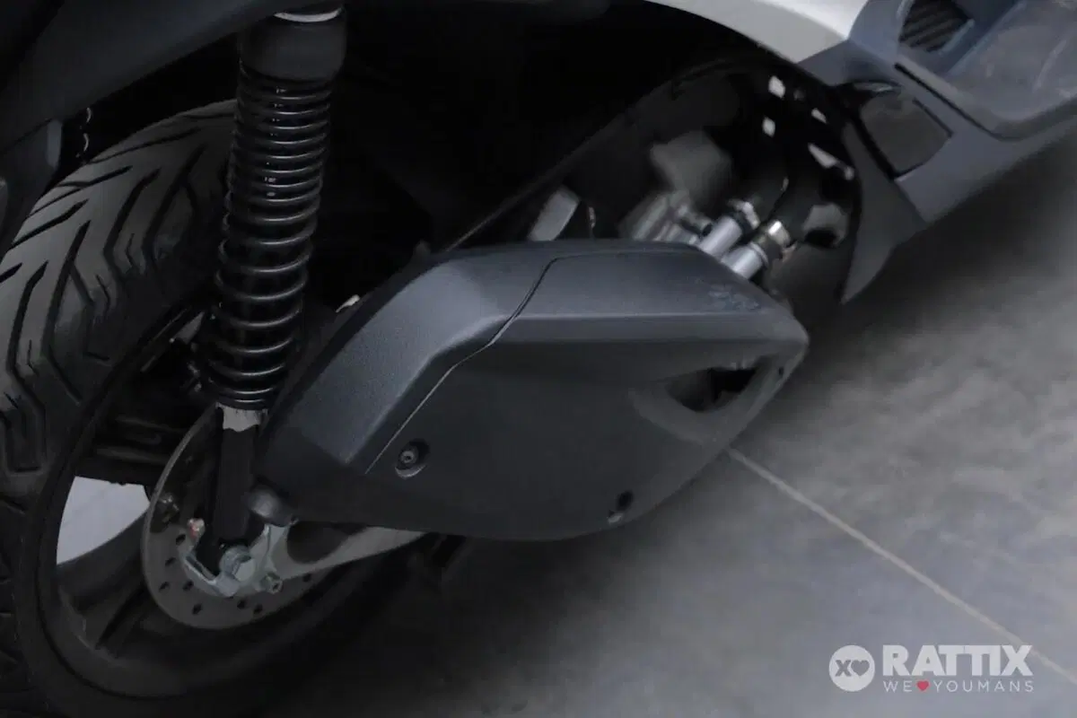 Piaggio MP3 300 ABS Hpe (2021 - 24) (7)