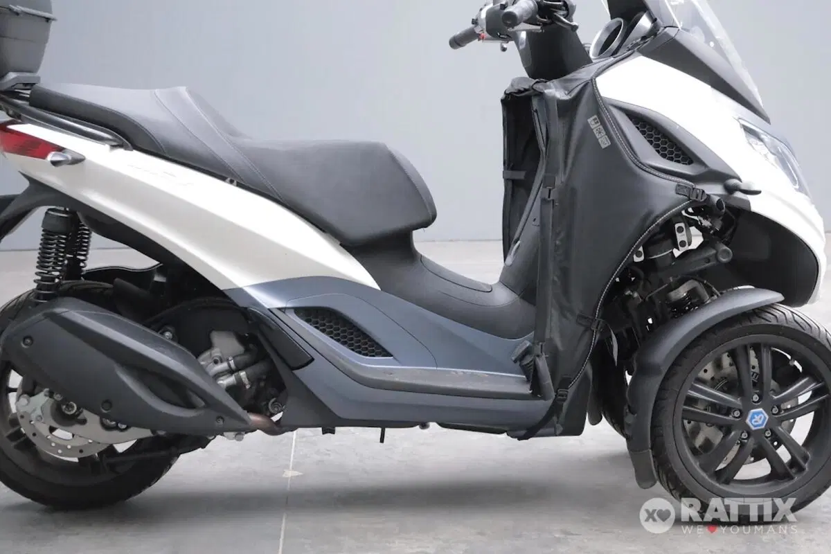Piaggio MP3 300 ABS Hpe (2021 - 24) (8)