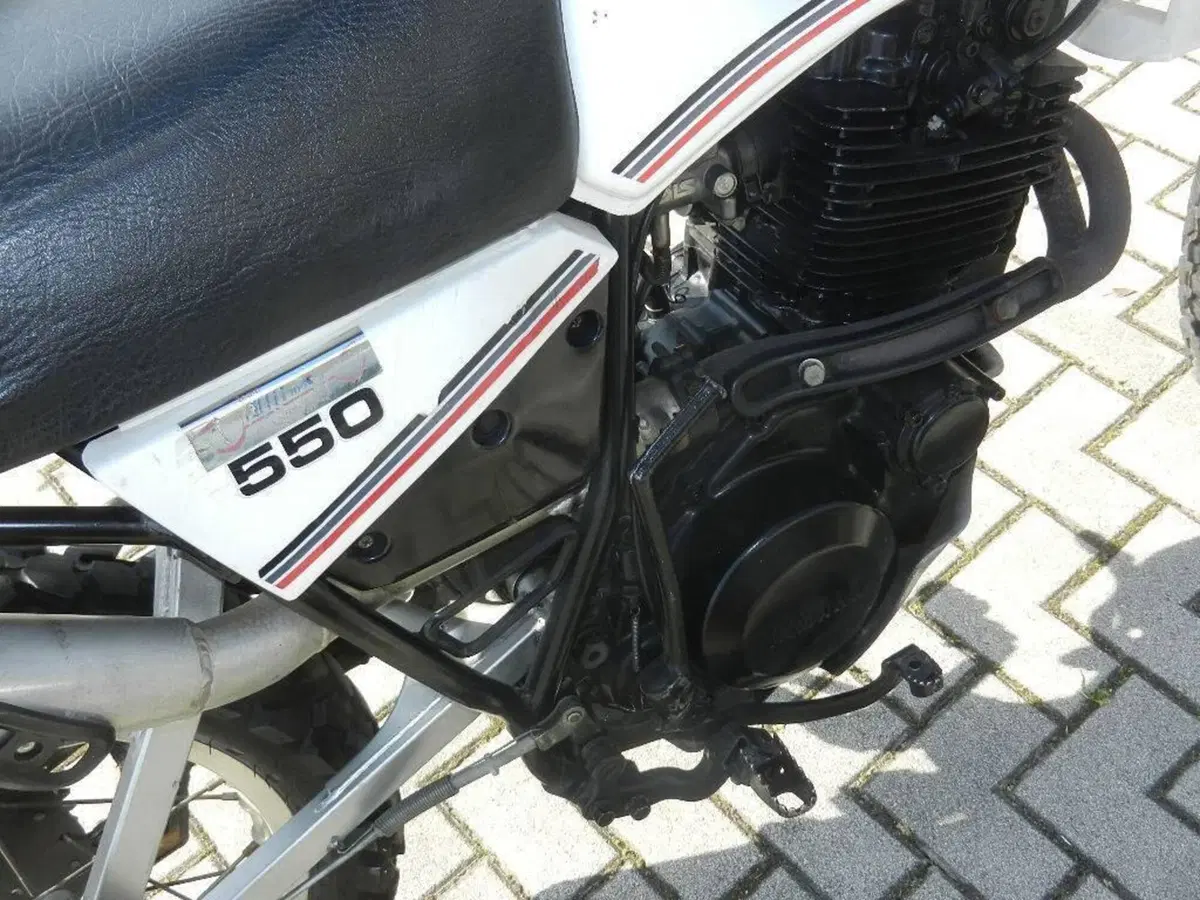 Yamaha XT 550 (3)