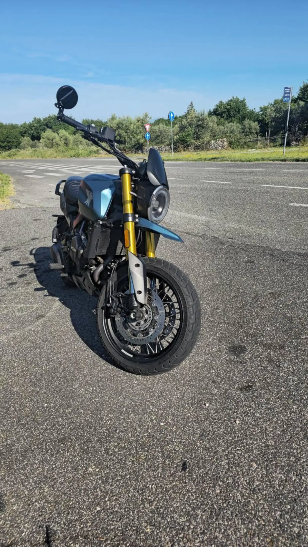 Moto Morini SEIEMMEZZO SCR (2022 - 26) (2)